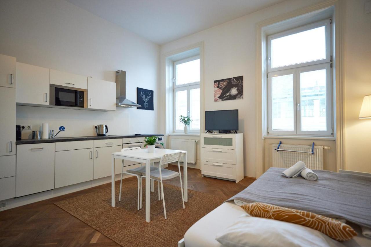 Nice Studio Close To Metro III Wenen Buitenkant foto