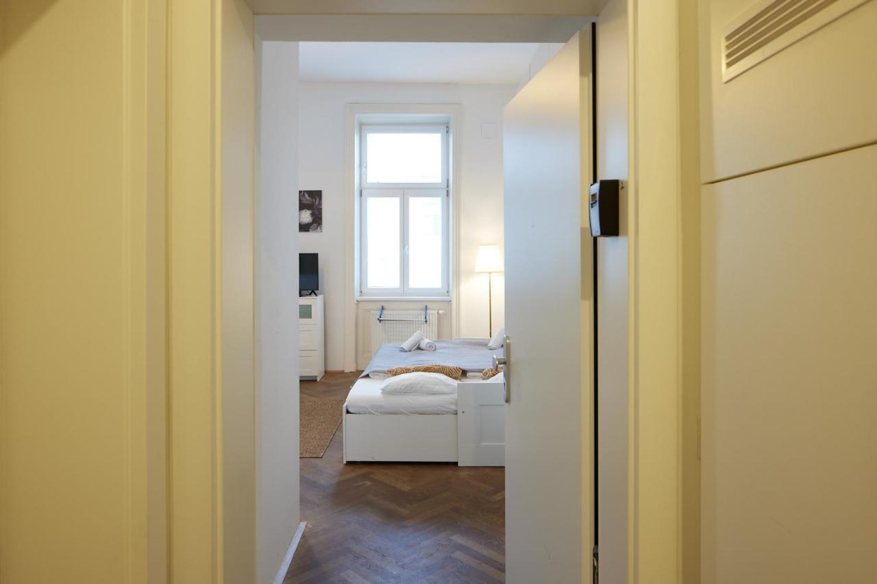 Nice Studio Close To Metro III Wenen Buitenkant foto