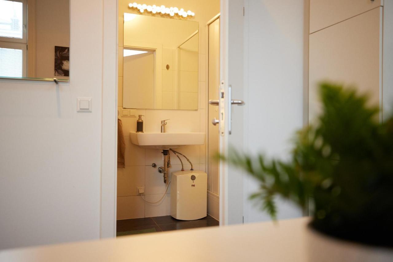 Nice Studio Close To Metro III Wenen Buitenkant foto