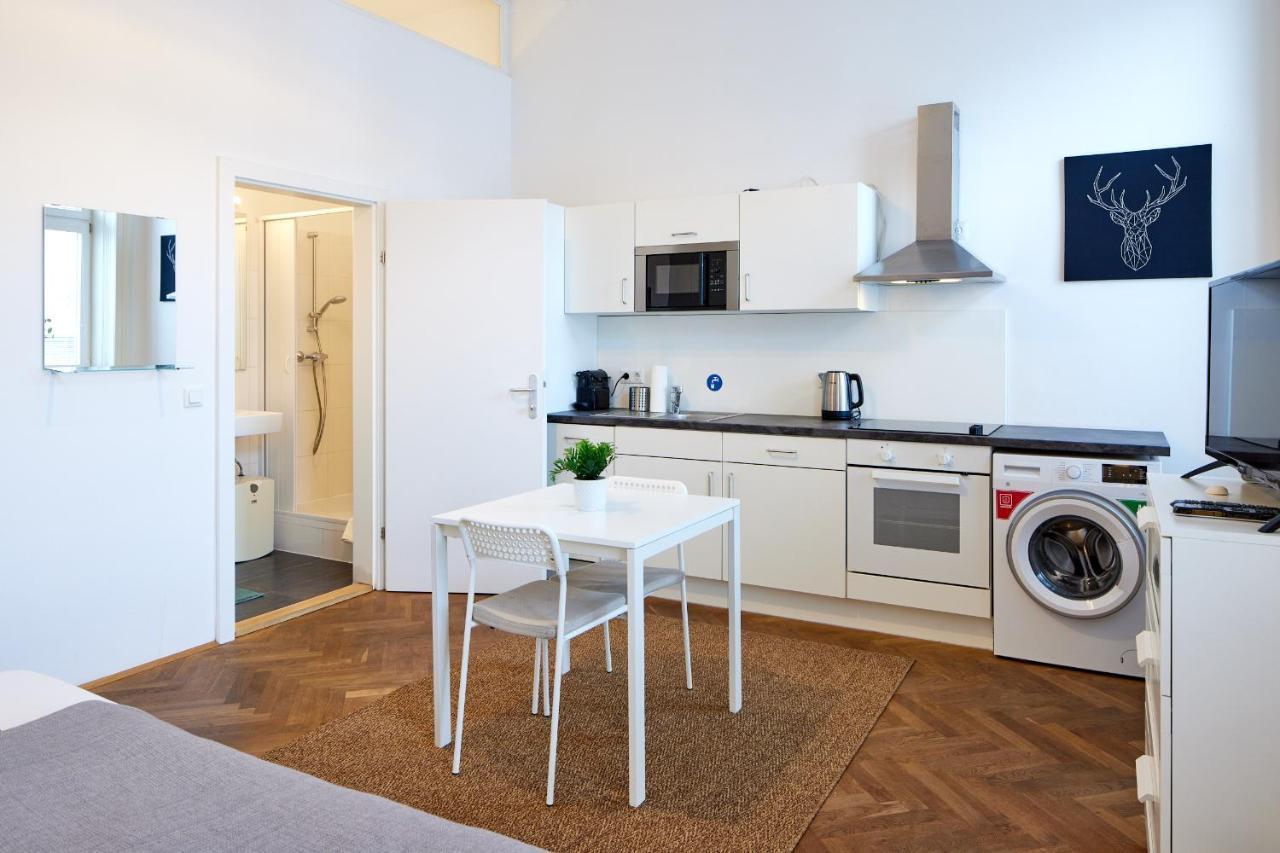 Nice Studio Close To Metro III Wenen Buitenkant foto