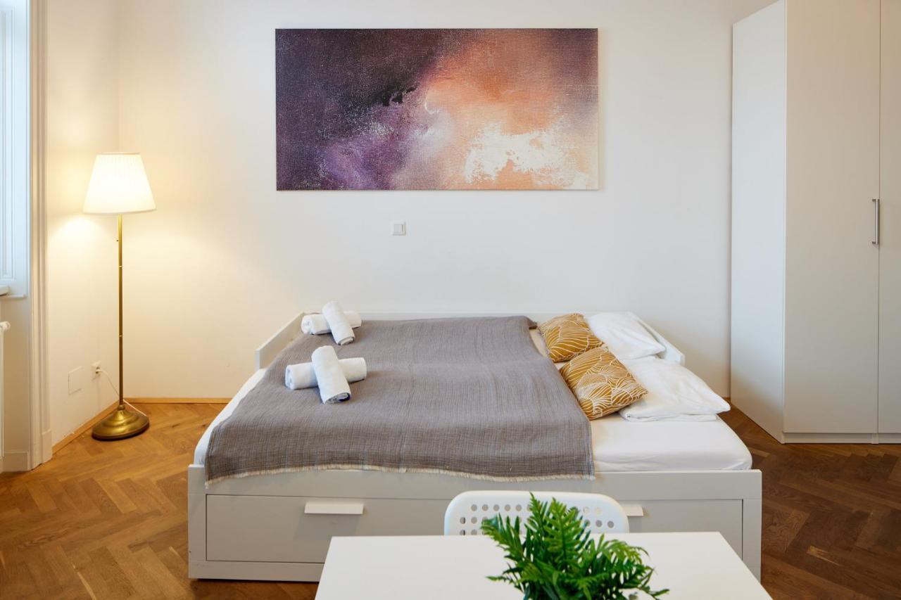 Nice Studio Close To Metro III Wenen Buitenkant foto